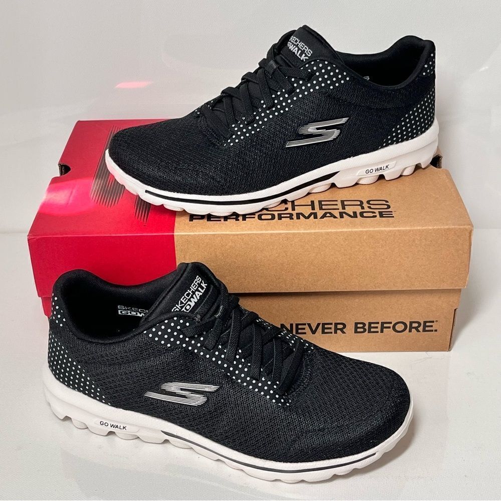 Skechers GOwalk Travel Vegan Washable Bungee Sneaker- Bali Island